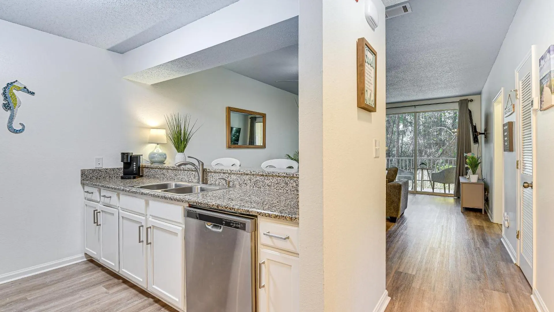 Community Outdoor Pool Miramar Beach Condo! Destin Apartment
