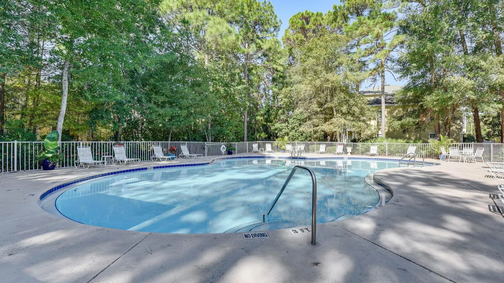 Community Outdoor Pool Miramar Beach Condo! Destin Apartment