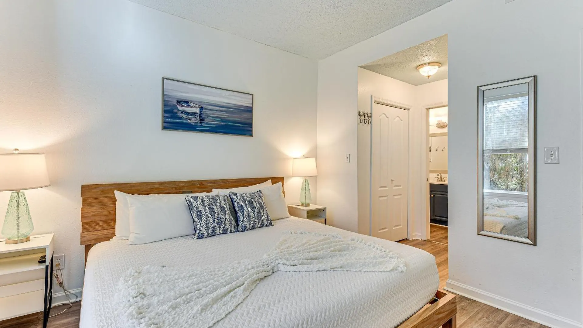 Community Outdoor Pool Miramar Beach Condo! Destin Apartment