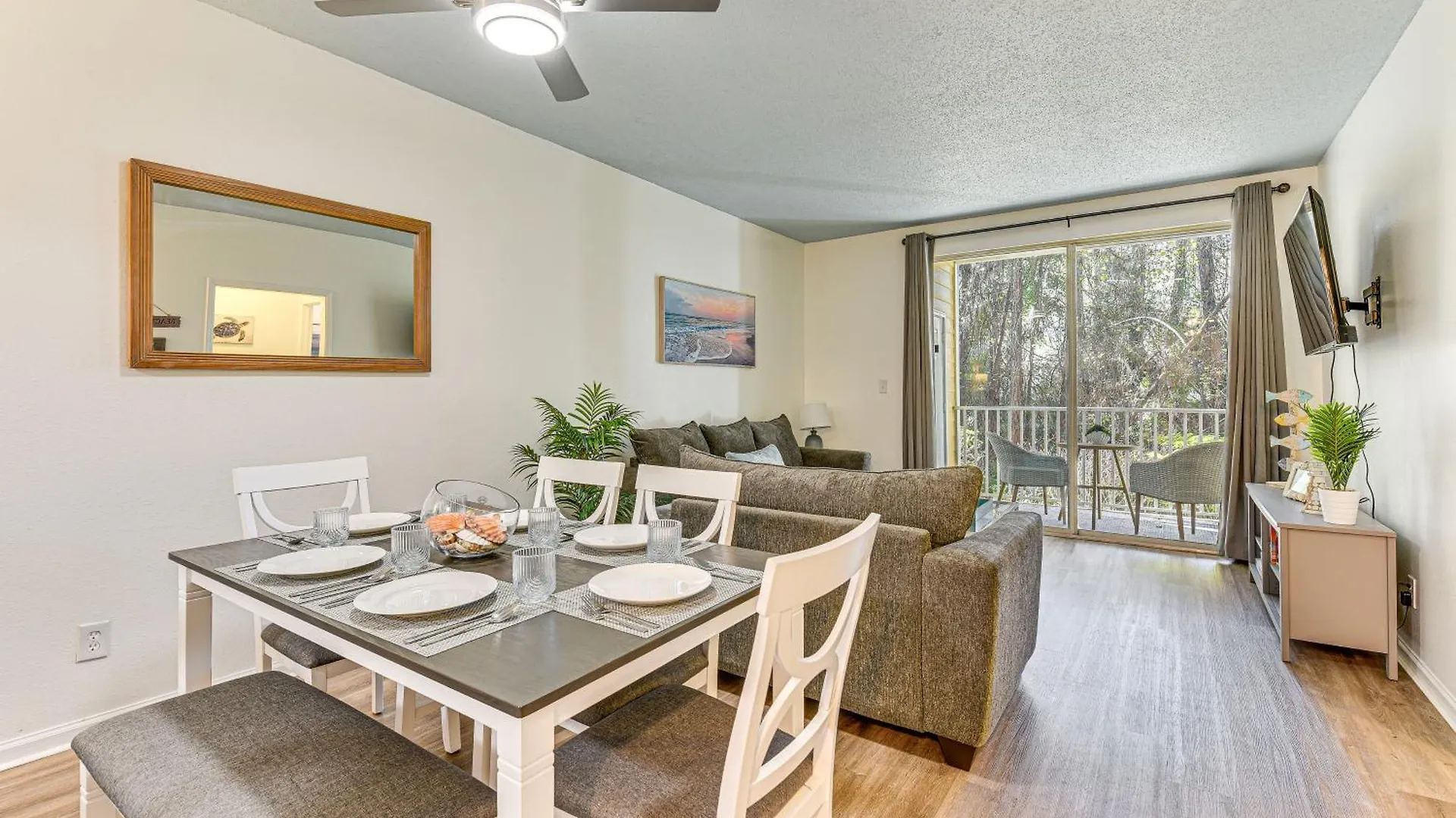 Community Outdoor Pool Miramar Beach Condo! Destin Apartment